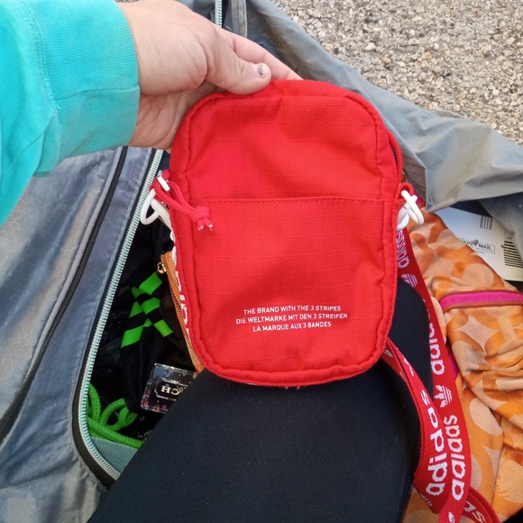 Nike string backpack an Adidas crossbody - Picture 4 of 4